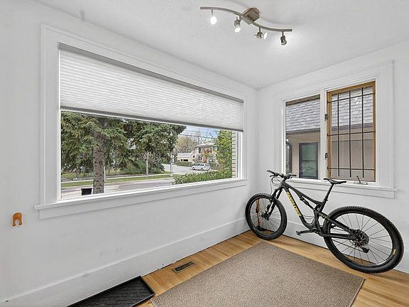 2nd image of 924 W 7a St NW