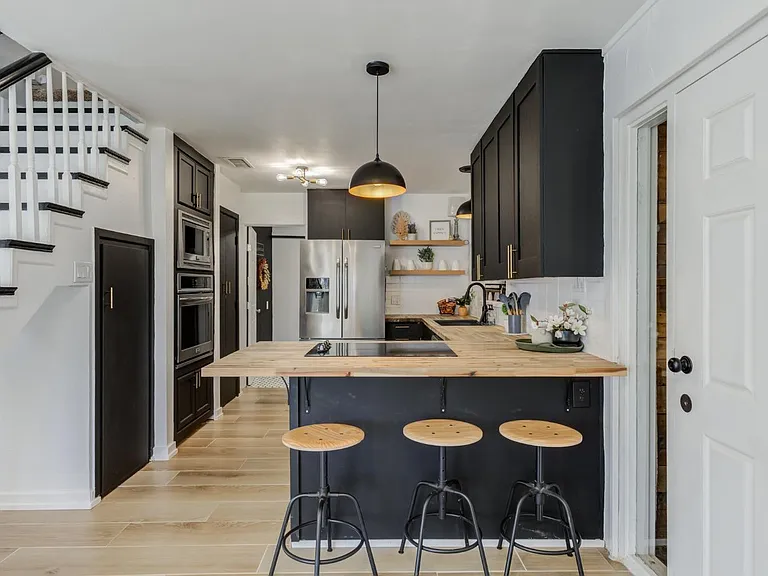 58 E Lakeshore Dr — Photo 23