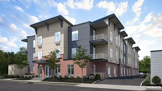 160 Paris Ave #210