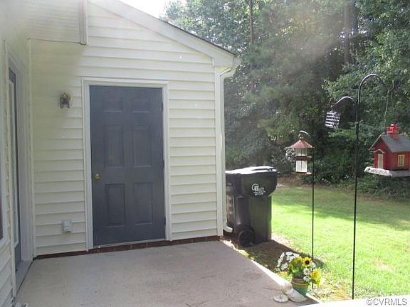 5th image of 2702 Goyne Ter #2702