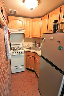 Rented by JK Dansar Corp | media 18
