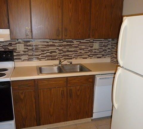 4th image of N111W15651 Vienna Ct APT 08