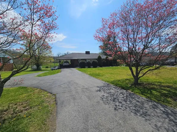 896 Lee Hwy, Marion, VA 24354