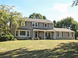 15 Cricket Hill Dr, Pittsford, NY 14534