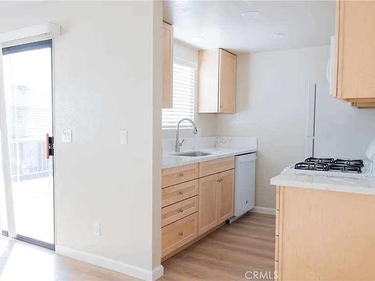 1219 N Edwards St #33 — Photo 36