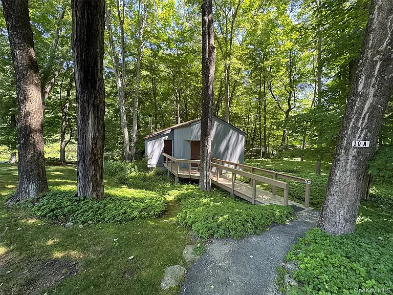 10A Clearwater Ln — Photo 3