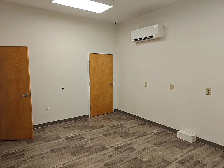 2300 W Main St #B — Photo 11