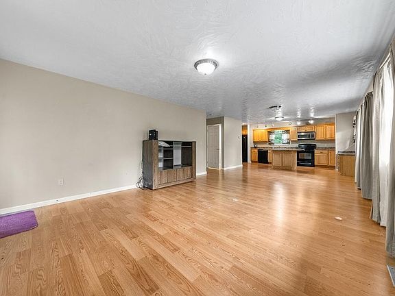 2nd image of 3853 Warden Branch Ln