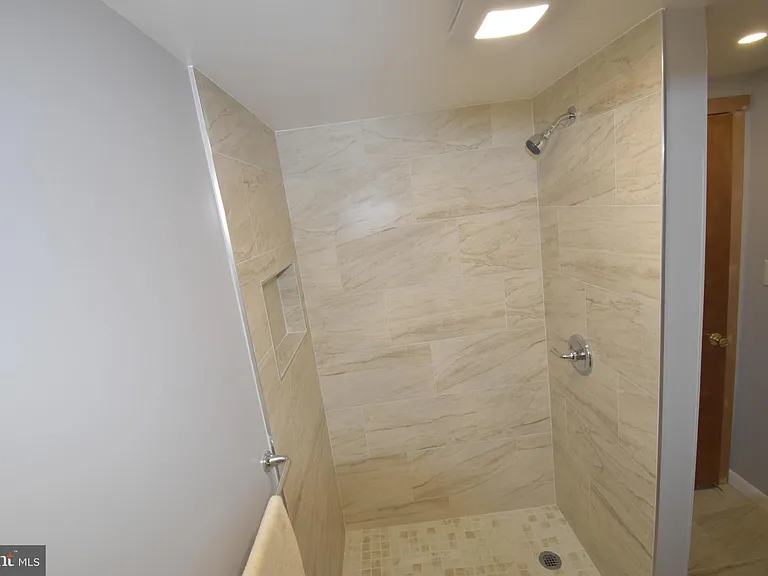 3931 Dominion Dr — Photo 29