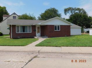 220 James Ave, North Platte, NE 69101