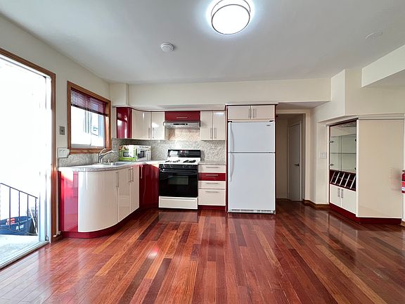 4th image of 76 McVeigh Ave #1