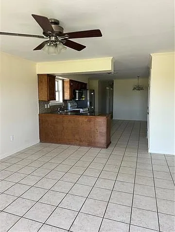 511 E Genie St #1 — Photo 3