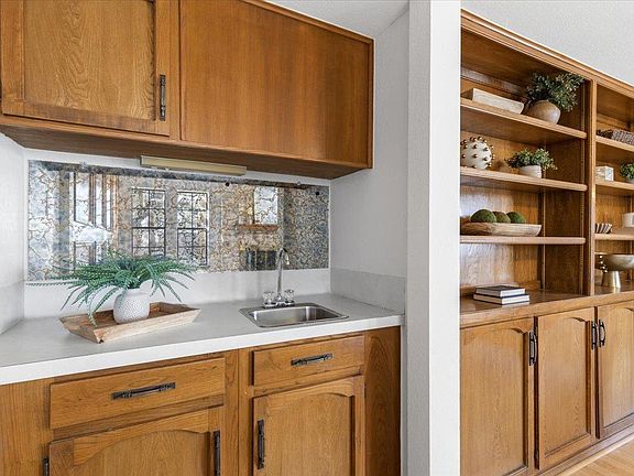 5th image of 2601 Double Tree St