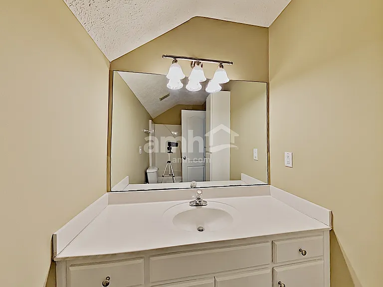 1640 O Green Cv — Photo 13