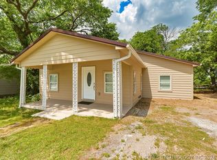 810 W 2nd St, Ada, OK 74820