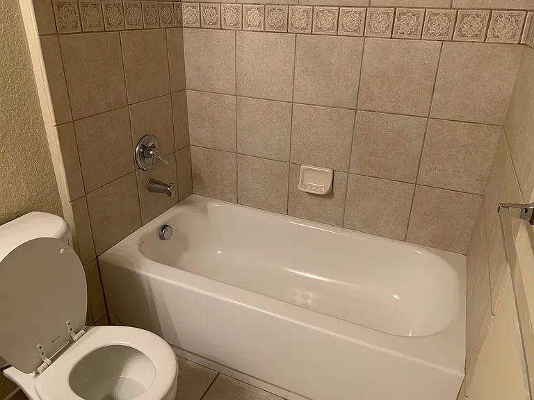 241 SW Palm Dr #107 — Photo 4
