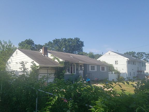 3rd image of 50 W Willow St