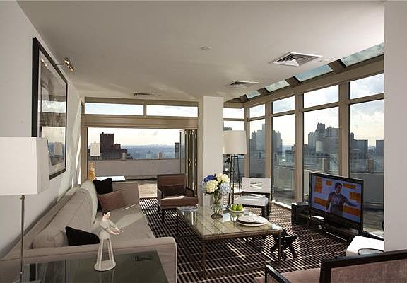 4th image of 301 E 94th St #3B