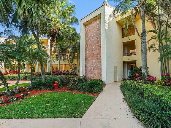 2nd image of 7520 La Paz Blvd #306