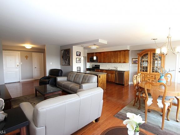 5th image of 60 Parkway Dr E APT 10K