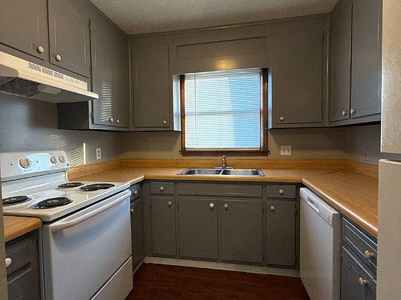 5th image of 4428 Bonnell Dr NW #A