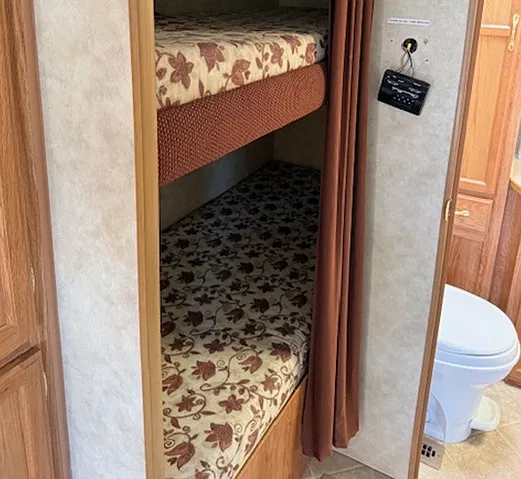 2 bed, $995 — Photo 2