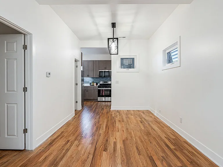 1742 N California Ave #2R — Photo 3