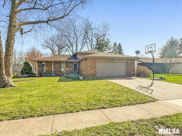 132 Basswood Rd, Springfield, IL 62712