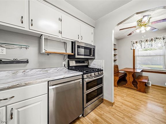 5th image of 285 E 327th St