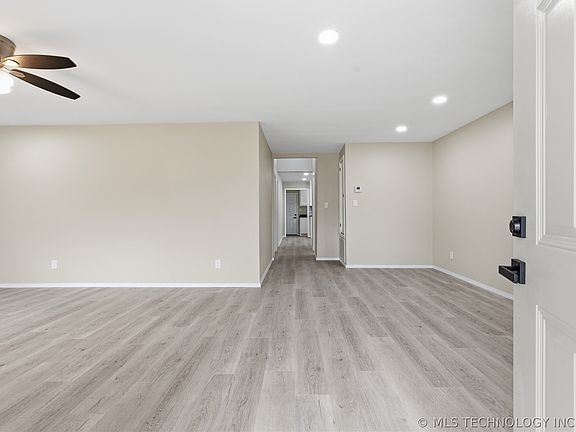 2nd image of 921 N Highland St