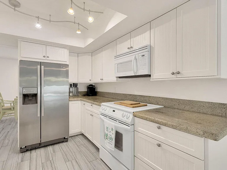 3824 SE Fairway E — Photo 19