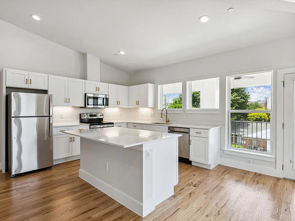 Guest House in Lakewood