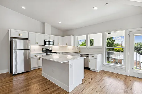 Guest House in Lakewood Photo 1