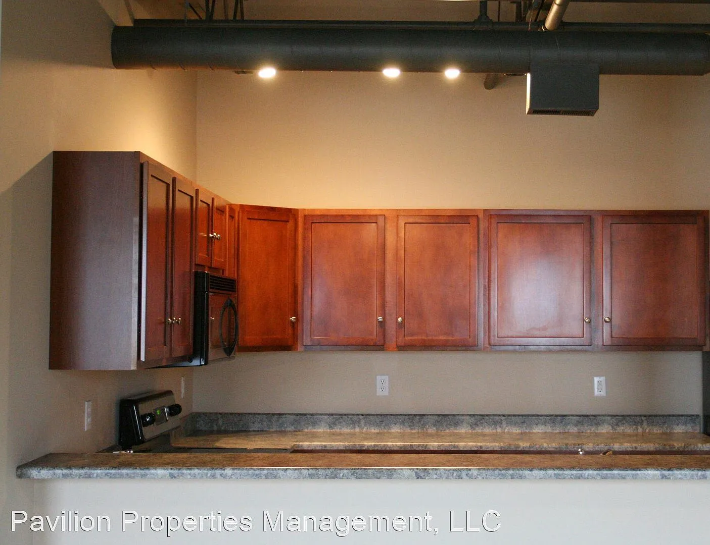 2 bed, 2.0 bath, 1000 sqft, $1,599 — Photo 2
