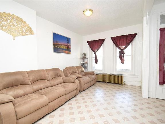 4th image of 1304 W Chew St
