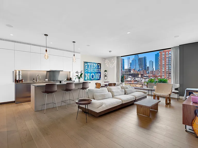 251 W 14th St #7B — Photo 1