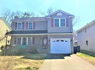 29 Ferris St, Springfield, MA 01151