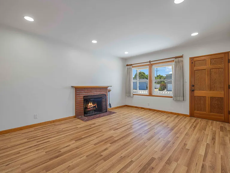 22826 Marjorie Ave — Photo 4