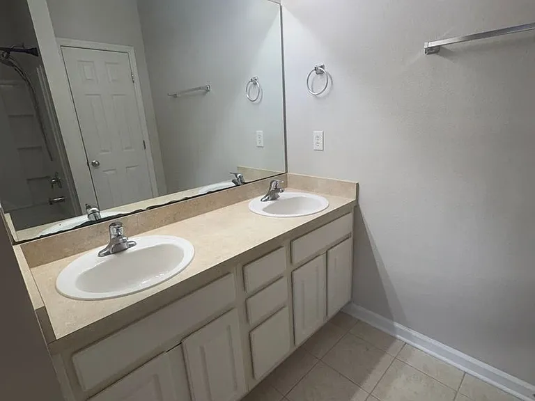607 Crystal Way — Photo 14