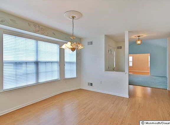 5th image of 58 Skyline Dr