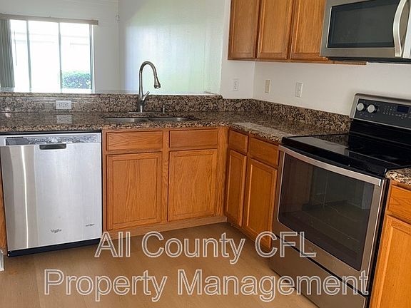 3rd image of 3414 Wilshire Way Rd