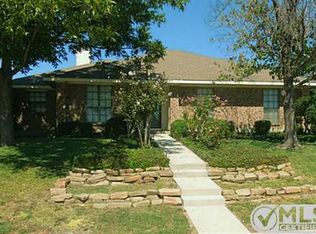 1731 Mayflower Dr, Carrollton, TX 75007