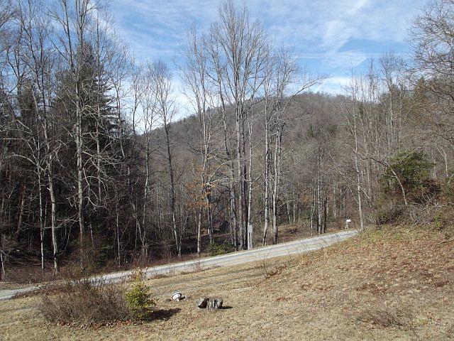 2nd image of 18771 Wayah Rd