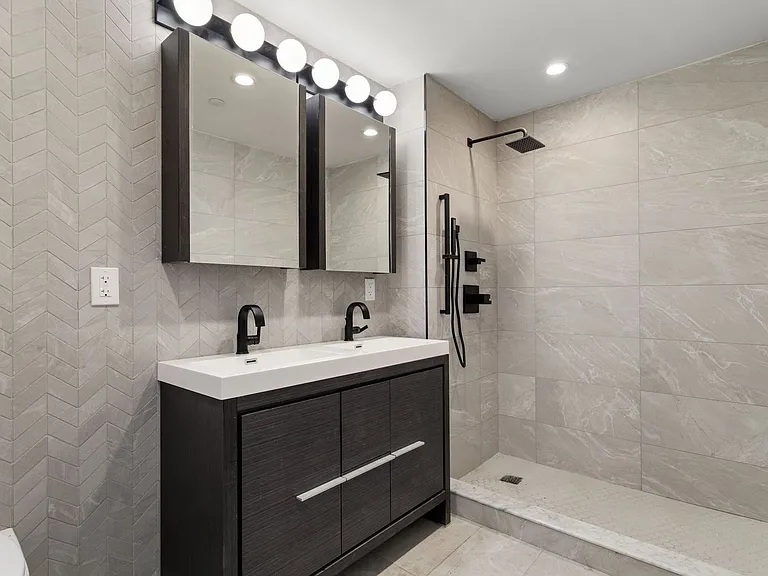 717 Manhattan Ave #4A — Photo 7