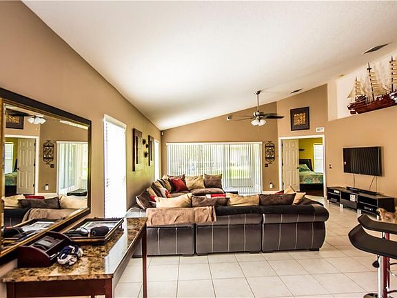 4th image of 15929 Stags Leap Dr