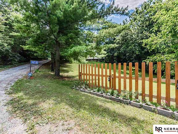 3rd image of 14710 Ferry Glen Dr