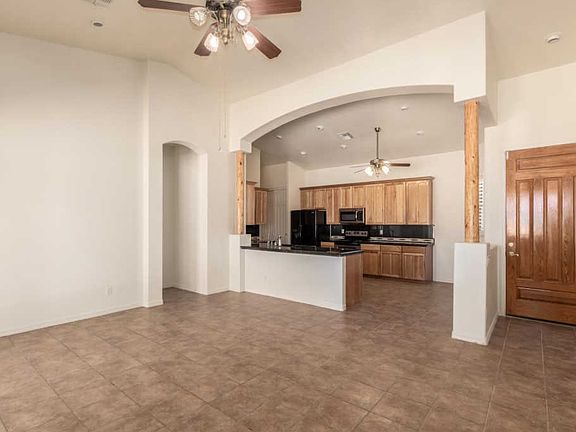 3rd image of 23418 W Magnolia St