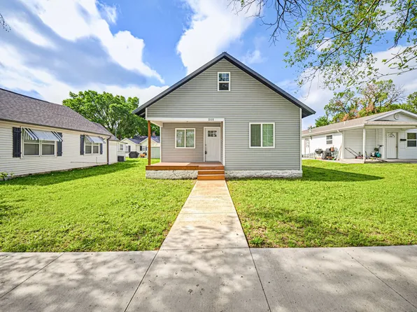 505 W 12th St, Junction City, KS 66441