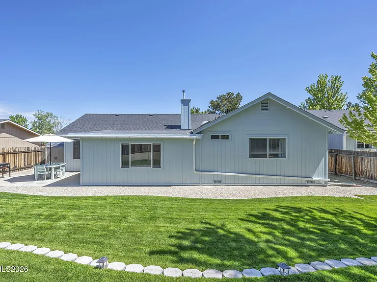 1331 Victoria Dr — Photo 7