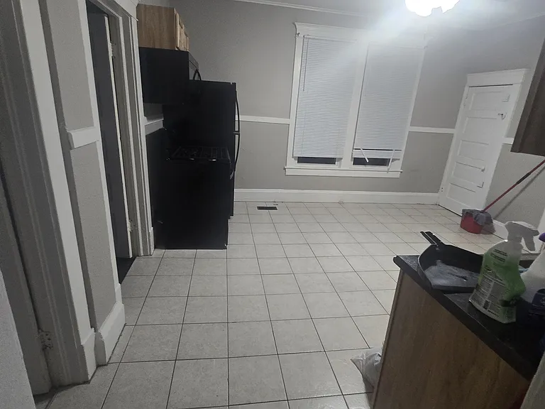 131 Park Blvd #B — Photo 2